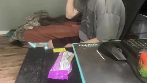 Royalty13m online show from 09-20-25, 06:20