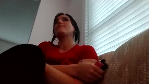 royaltycakes_00 online show from 11-24-25, 09:47