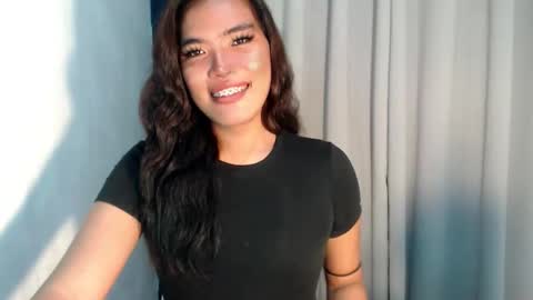 royaltymarcela6969 online show from 12-17-25, 11:33