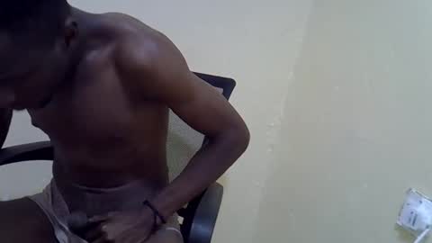 Snapshot of roystonne3 chatting on 09-14-25, 09:52 roystonne3 online show from 09-14-25, 09:52