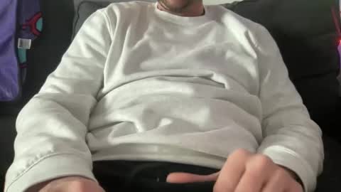 Snapshot of roythegil chatting on 12-17-24, 04:11 roythegil online show from 12-17-24, 04:11