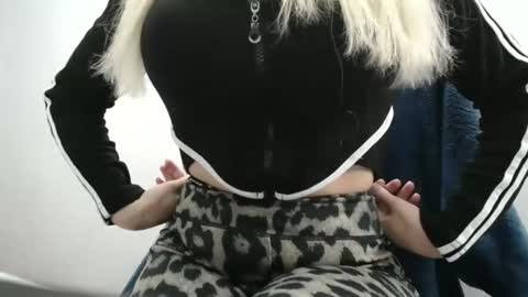 Snapshot of ruby988 chatting on 01-10-26, 07:26 ruby988 online show from 01-10-26, 07:26