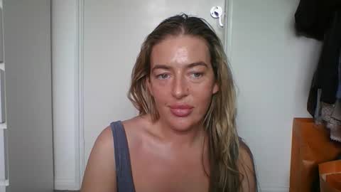 rubyredxxxoxxx online show from 01-19-26, 11:36