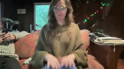 Snapshot of rubywavesback chatting on 12-21-25, 11:23 rubywavesback online show from 12-21-25, 11:23