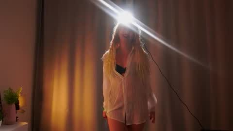 Mila online show from 10-09-25, 03:10