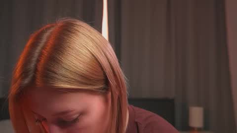 Mila online show from 11-21-25, 04:22