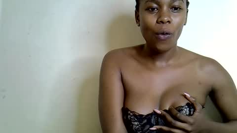 Rue online show from 09-12-25, 01:55