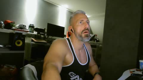 Chico que rico Caliente online show from 12-31-24, 09:17