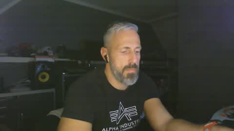 Chico que rico Caliente online show from 01-06-25, 04:55