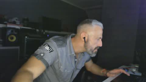 Snapshot of ruffi77 chatting on 01-08-25, 10:06 Chico que rico Caliente online show from 01-08-25, 10:06