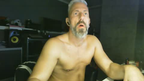 Chico que rico Caliente online show from 01-19-25, 05:58
