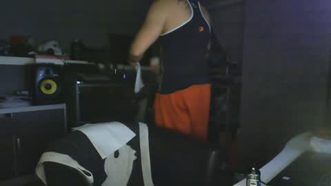 Snapshot of ruffi77 chatting on 01-22-25, 04:55 Chico que rico Caliente online show from 01-22-25, 04:55