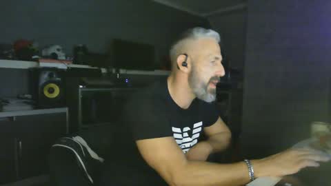 Chico que rico Caliente online show from 01-22-25, 11:01