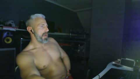 Snapshot of ruffi77 chatting on 02-04-25, 01:34 Chico que rico Caliente online show from 02-04-25, 01:34