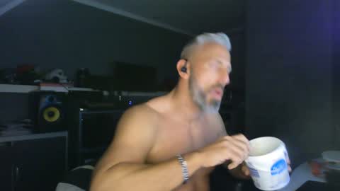 Snapshot of ruffi77 chatting on 02-07-25, 03:34 Chico que rico Caliente online show from 02-07-25, 03:34
