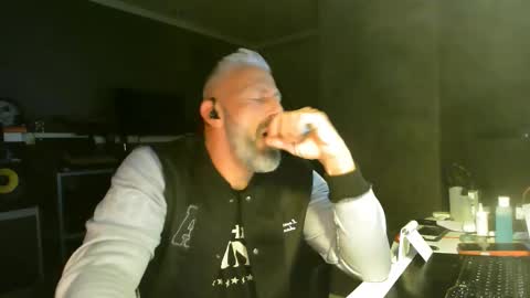 Chico que rico Caliente online show from 12-05-25, 02:09