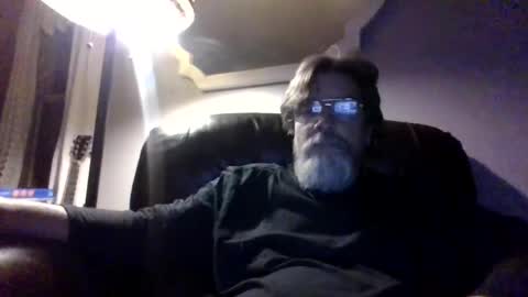Snapshot of runningaround60 chatting on 01-13-25, 03:45 runningaround60 online show from 01-13-25, 03:45