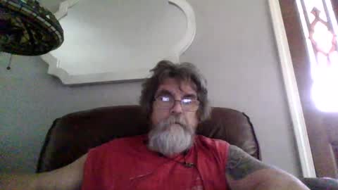Snapshot of runningaround60 chatting on 09-17-25, 04:19 runningaround60 online show from 09-17-25, 04:19
