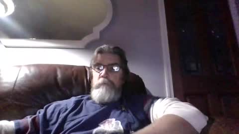 Snapshot of runningaround60 chatting on 10-30-25, 02:13 runningaround60 online show from 10-30-25, 02:13