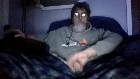 Snapshot of runningaround60 chatting on 11-24-25, 04:12 runningaround60 online show from 11-24-25, 04:12