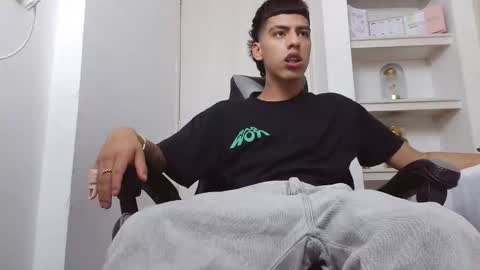  R U S S E L L  online show from 02-07-26, 10:35