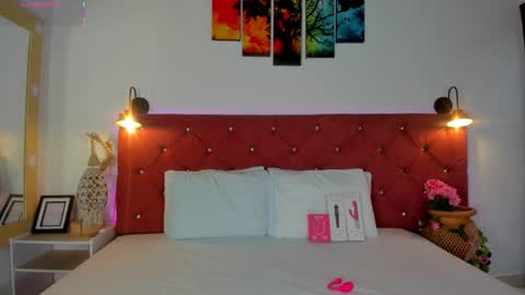 Snapshot of ruth_harvey chatting on 10-10-25, 01:10 Ruth online show from 10-10-25, 01:10