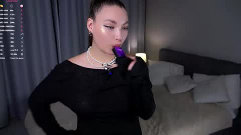 Emma online show from 09-20-25, 01:23