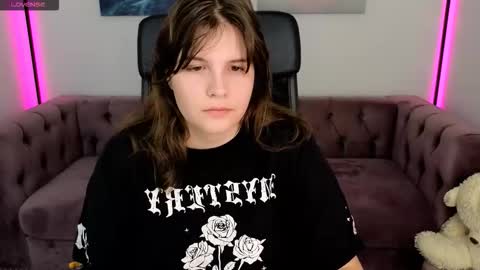 Snapshot of ruyjin_choi chatting on 10-17-25, 10:29 Ruyjin online show from 10-17-25, 10:29