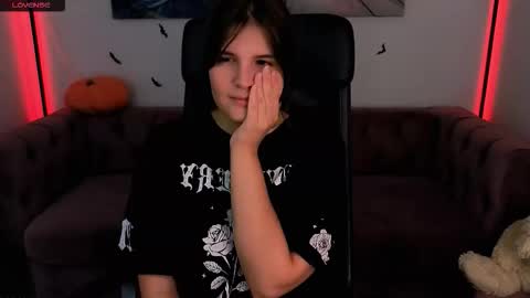 Snapshot of ruyjin_choi chatting on 10-23-25, 10:14 Ruyjin online show from 10-23-25, 10:14