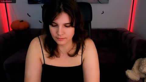 Snapshot of ruyjin_choi chatting on 10-25-25, 11:07 Ruyjin online show from 10-25-25, 11:07