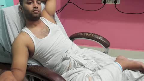 Snapshot of rwb17 chatting on 10-19-25, 02:07 rwb17 online show from 10-19-25, 02:07