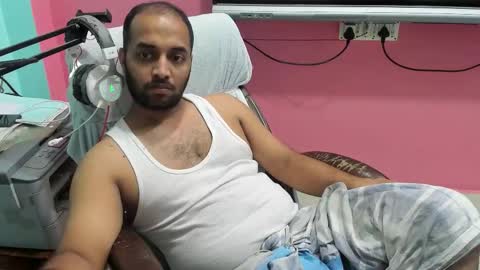 Snapshot of rwb17 chatting on 10-31-25, 06:47 rwb17 online show from 10-31-25, 06:47