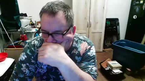 Snapshot of rwzar_0712 chatting on 10-21-25, 02:12 rwzar_0712 online show from 10-21-25, 02:12