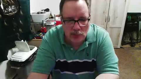 Snapshot of rwzar_0712 chatting on 10-29-25, 12:57 rwzar_0712 online show from 10-29-25, 12:57