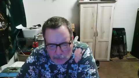 Snapshot of rwzar_0712 chatting on 11-09-25, 04:44 rwzar_0712 online show from 11-09-25, 04:44