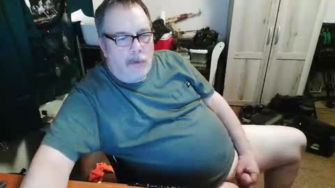 Snapshot of rwzar_0712 chatting on 11-11-25, 05:18 rwzar_0712 online show from 11-11-25, 05:18