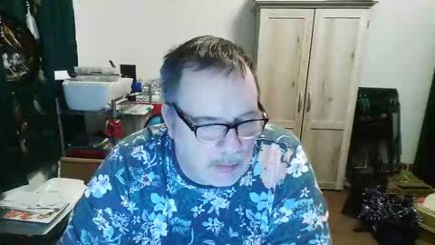 Snapshot of rwzar_0712 chatting on 11-19-25, 11:27 rwzar_0712 online show from 11-19-25, 11:27