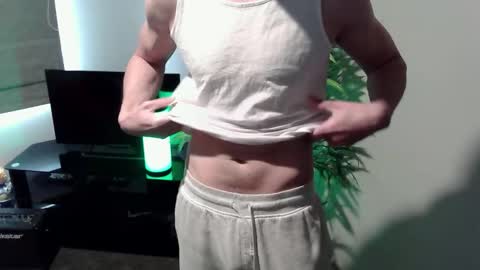 Snapshot of ryan_chatter chatting on 11-10-25, 01:48 Ryan online show from 11-10-25, 01:48