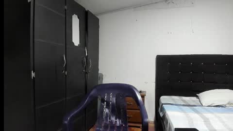 ryan_xc1 online show from 10-29-25, 03:20