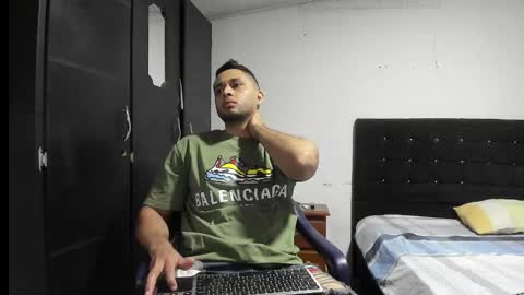 ryan_xc1 online show from 11-24-25, 02:44