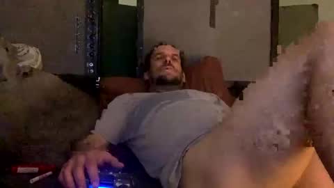 Snapshot of ryanbishops01 chatting on 11-01-25, 09:22 Ryland online show from 11-01-25, 09:22