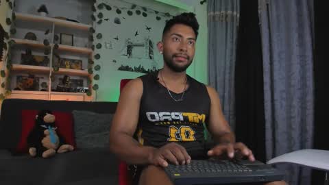 Snapshot of ryanboy30 chatting on 11-21-25, 09:02 ryanboy30 online show from 11-21-25, 09:02