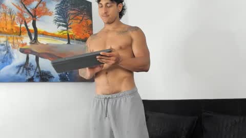 ryanwhite3 online show from 11-07-25, 11:16