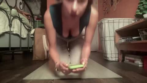 Snapshot of rylanxoxo chatting on 11-19-25, 04:12 rylanxoxo online show from 11-19-25, 04:12