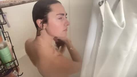 Snapshot of rylanxoxo chatting on 11-25-25, 04:01 rylanxoxo online show from 11-25-25, 04:01