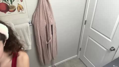 Snapshot of rylanxoxo chatting on 12-04-25, 04:11 rylanxoxo online show from 12-04-25, 04:11