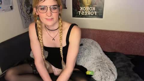 Ryn Michele online show from 01-28-25, 01:08