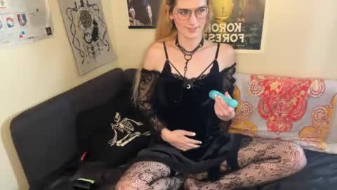 Ryn Michele online show from 02-14-25, 07:23