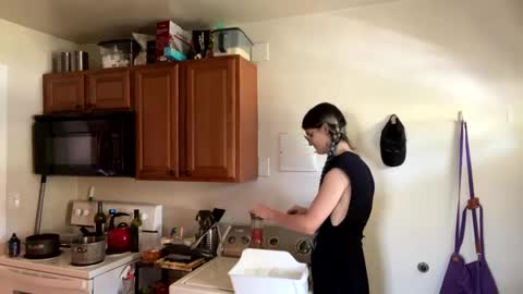 Ryn Michele online show from 09-23-25, 08:12