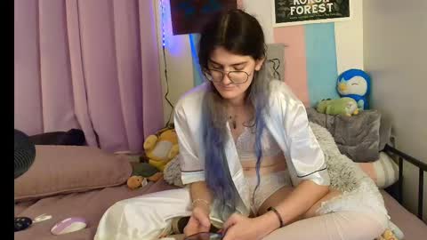 Ryn Michele online show from 09-28-25, 12:16